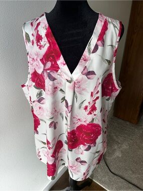 Floral V-Neck Sleeveless Blouse in White with Pink Roses